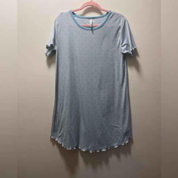 Flora Nikrooz Other - Flora Nikrooz Soft Knee Length Short Sleeve Nightie, Sz S (4-6) Blue Pattern